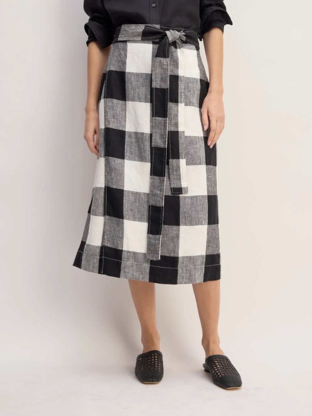 Everlane Linen Wrap skirt in bone/black check 100% linen size 8
